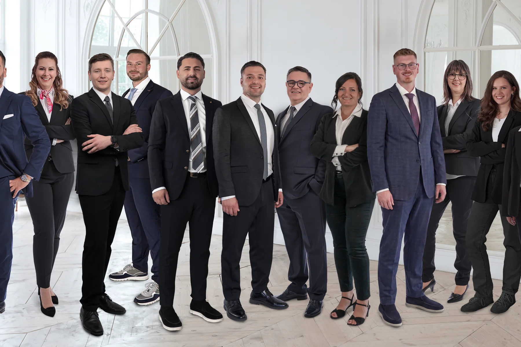 Mitarbeitende der TETIK Gruppe im aktuellen Teamfoto