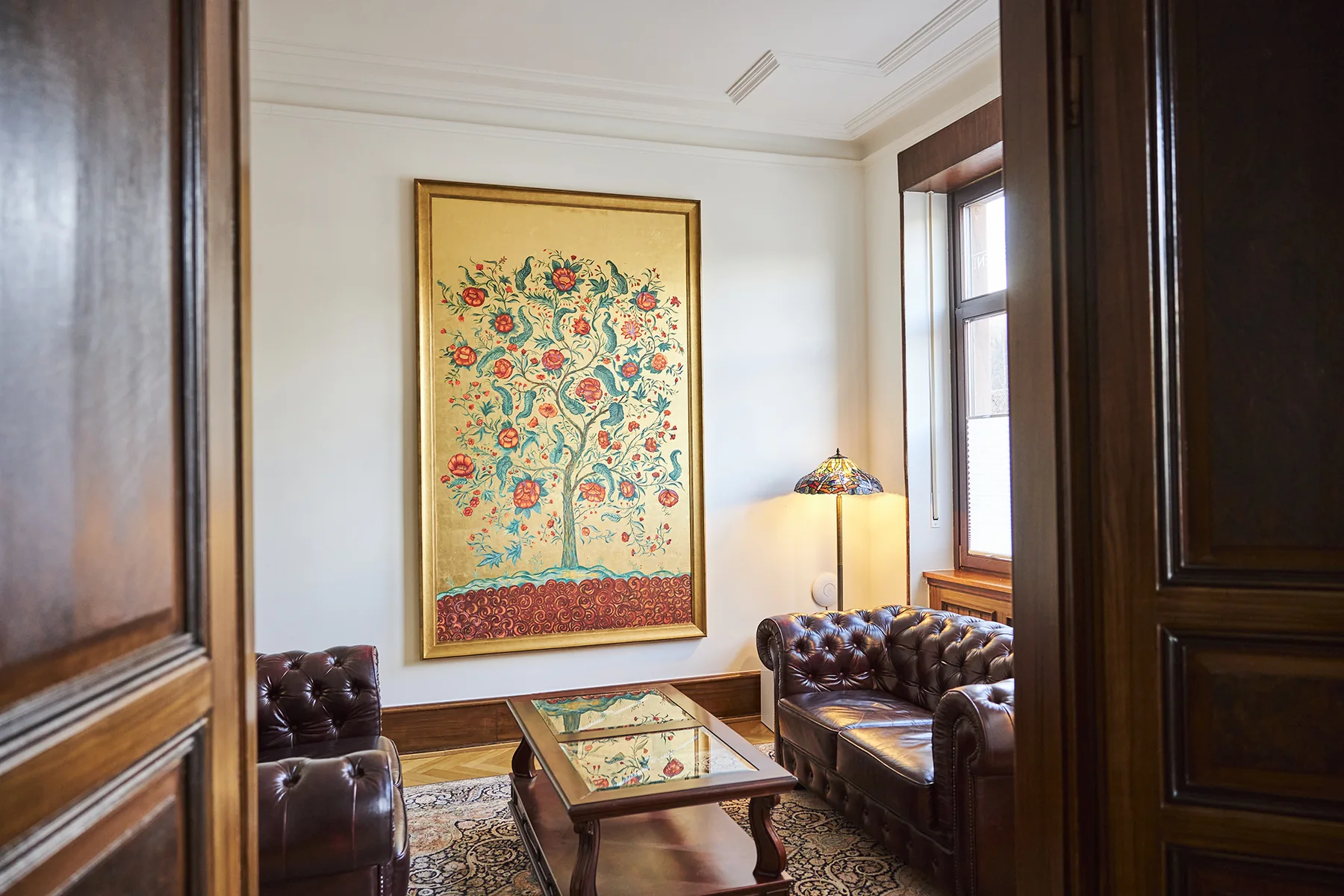 Historischer Sitzbereich im Interieur der Villa Eglau