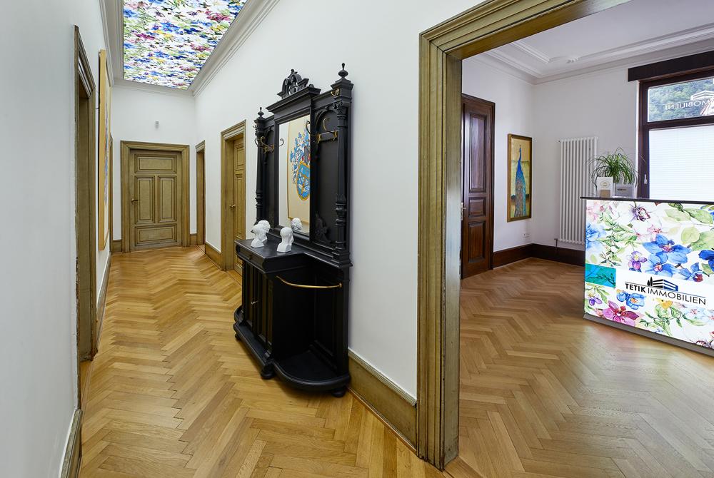 Empfangsbereich von Tetik Immobilien in der Villa Eglau